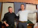 Patrick Bulle (1. Vorsitzender) bedankt sich bei Ansgar Trinn (2. Vorsitzender) f&uuml;r seine Verdienste in 12 Jahren T&auml;tigkeit im gesch&auml;ftsf&uuml;hrenden Vorstand.